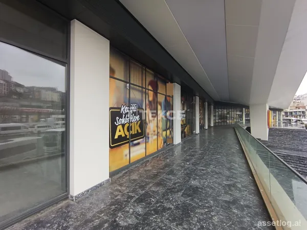 Shops with Spacious Usage Area in Istanbul Beyoglu