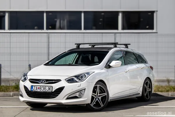 Hyundai i40 CW 1.7 CRDi Experience 100kW AT/6 2012 / AJ NA SPLÁTKY / PROTIÚČET