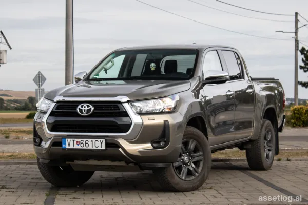 Toyota Hilux DC 2.8 l D-4D Active 4x4 / 150kW / A6 / ZÁRUKA / AJ NA SPLÁTKY / PROTIÚČET