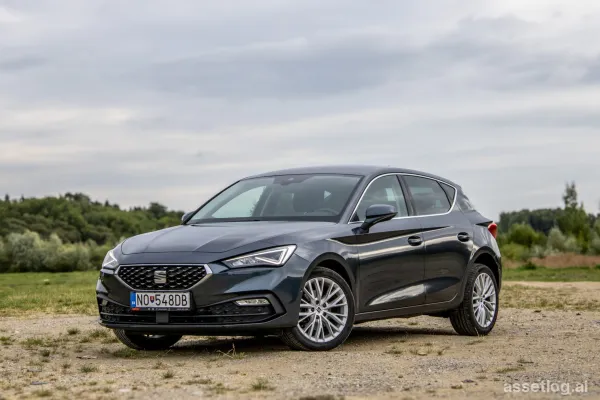 Seat Leon Xcellence 96kW MT/6 2022 / AVAILABLE FOR INSTALLMENTS / TRADE-IN ACCEPTED
