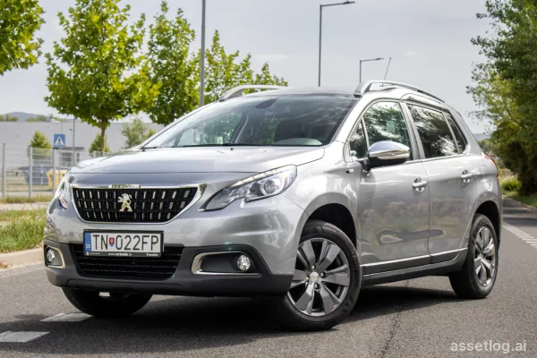 Peugeot 2008 1.2 PureTech Style / 60kW / M5 / ZÁRUKA / AJ NA SPLÁTKY / PROTIÚČET