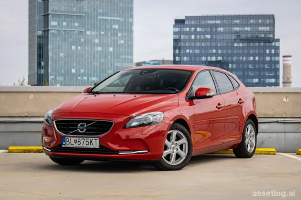 Volvo V40 T2 2.0L 122k Kinetic Edition, 90 kW, M6 / INSTALLMENTS / TRADE-IN /