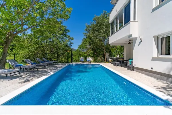 Omiš, house for sale