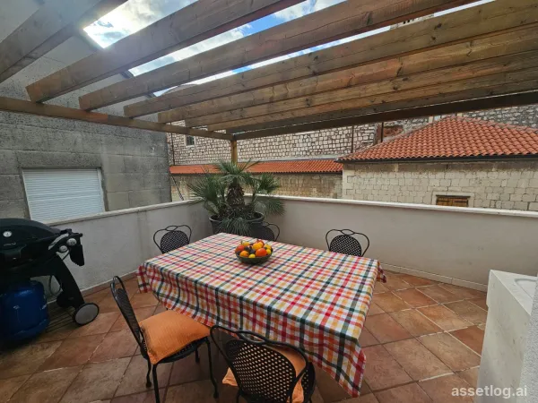 Kaštela, old stone house for sale