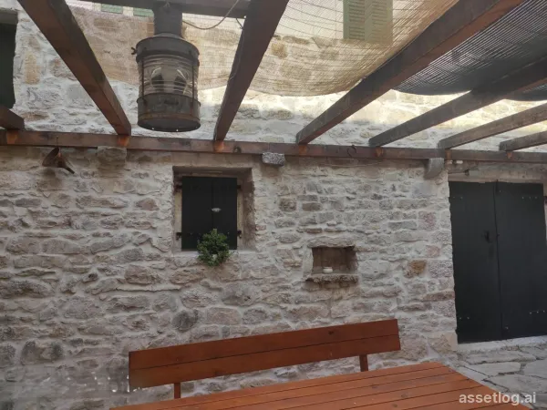 Kaštela, old stone house for sale