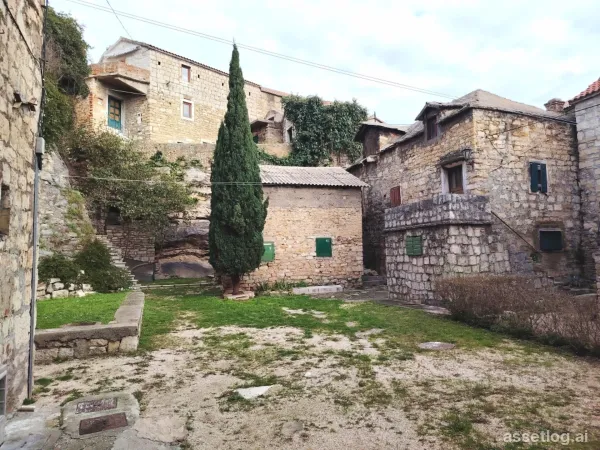 Kaštela, old stone house for sale
