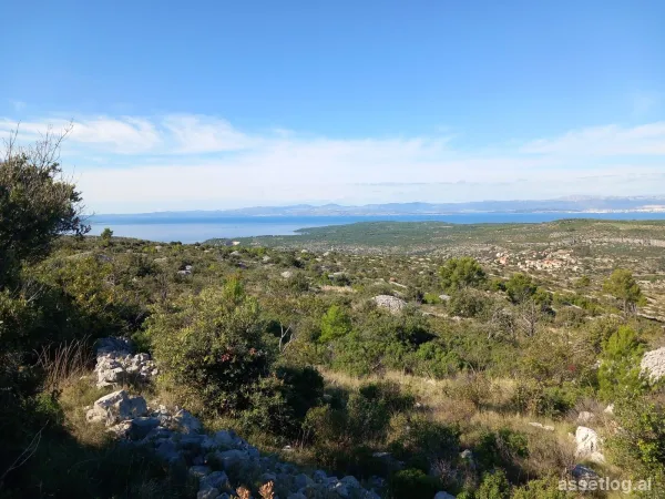 Brač, landwirtschaftliche Grundstücke zum Kauf