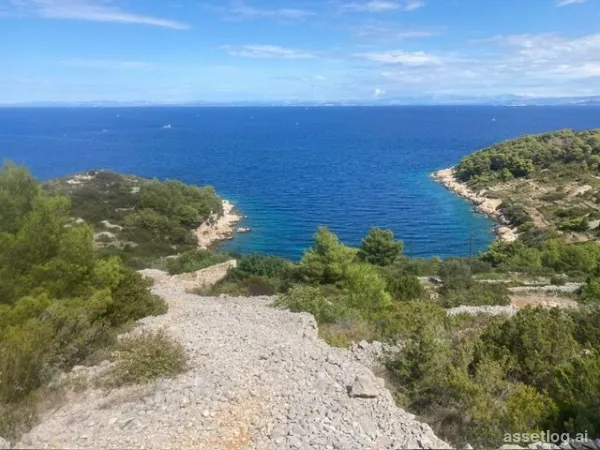 Vis, agricultural land for sale