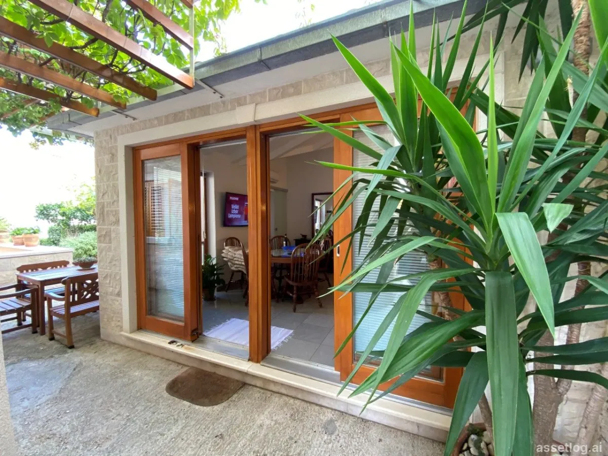Asset photo 1