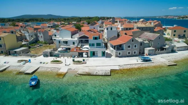 Šibenik, old stone house for sale