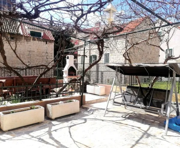 Split, starý kamenný dům na prodej