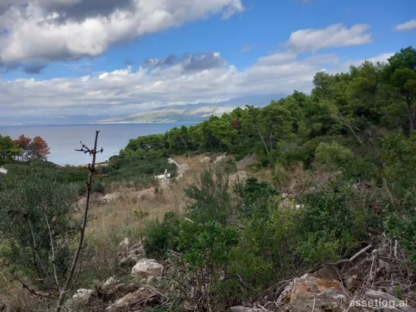 Brač, landwirtschaftliche Grundstücke zum Kauf