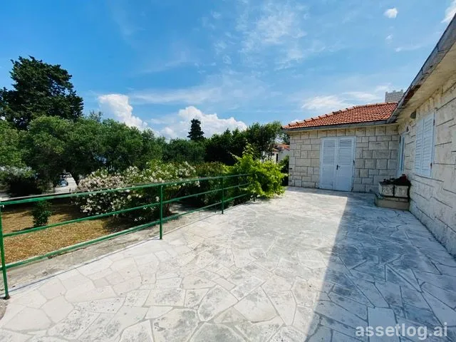 Asset photo 1