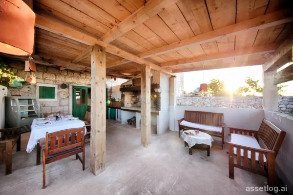 Vis, old stone house for sale