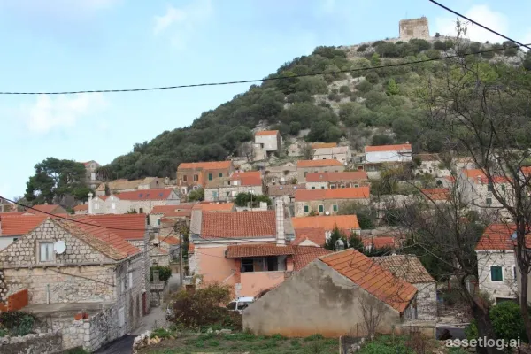Lastovo, old stone house for sale