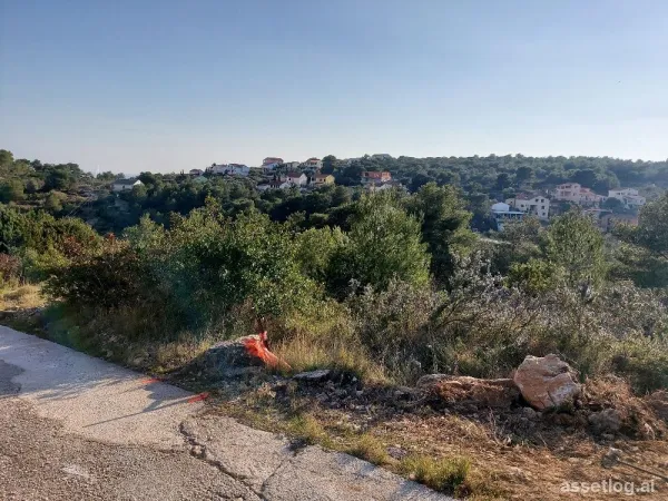 Vis, building land for sale