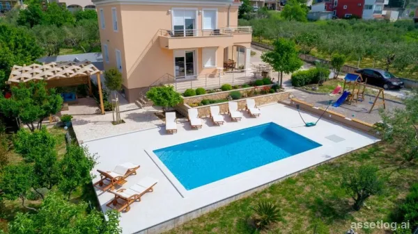 Kaštela, villa for sale