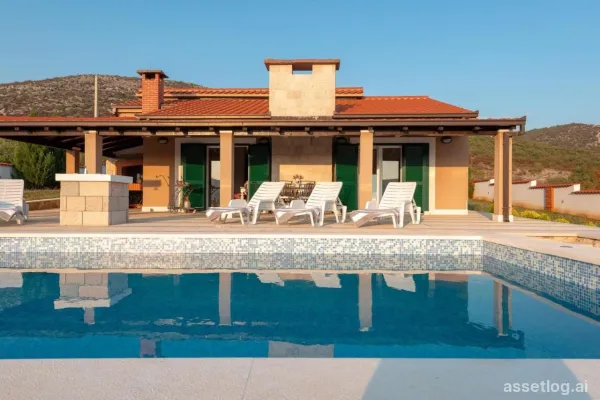 Kaštela, house for sale