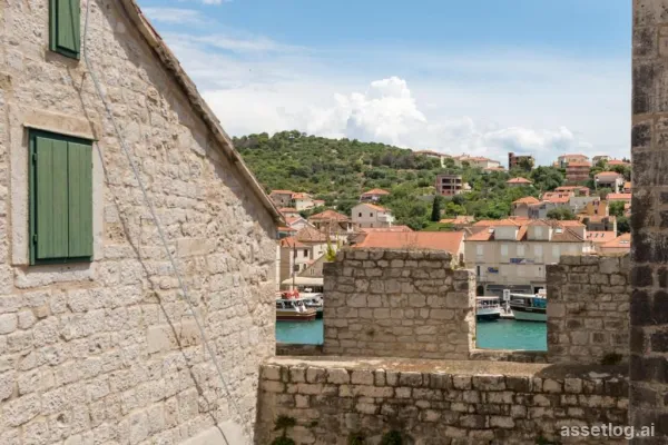 Trogir/Čiovo, starý kamenný dům na prodej