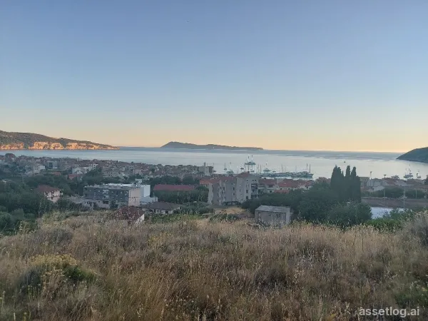 Vis, building land for sale