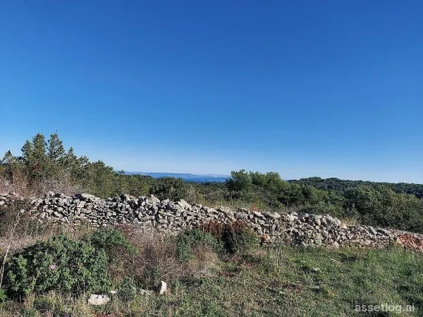 Vis, zemědělský pozemek na prodej
