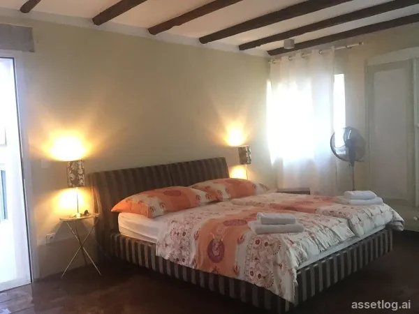 Šibenik, starý kamenný dům na prodej