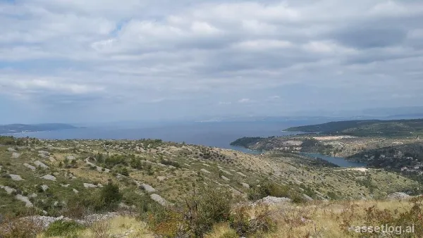 Brač, agricultural land for sale