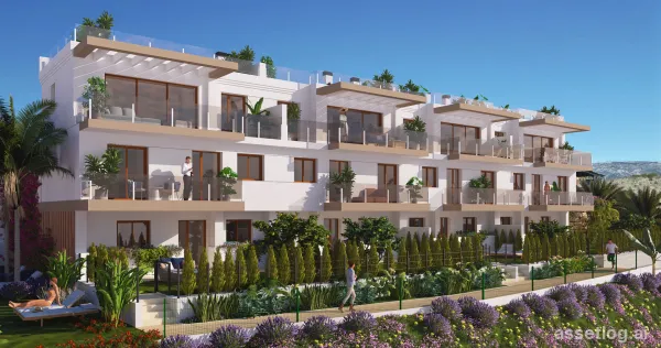 Reihenhaus mit 4 Schlafzimmern und 3 Badezimmern, Gemeinschaftspool und Tiefgarage in La Nucía