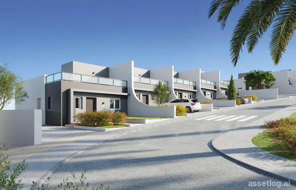 Terraced villa provided with 4 Bedrooms and 2 Bathrooms, communal swimming pool and