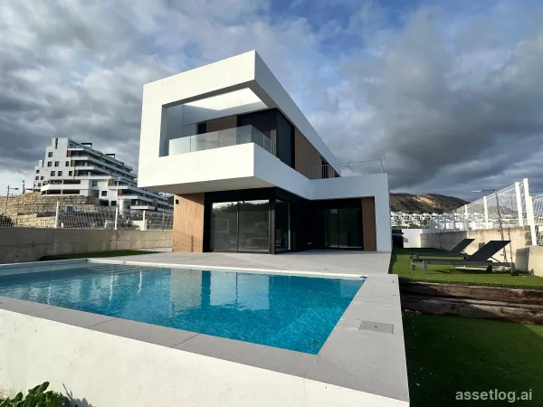 Luxusvilla mit 4 Schlafzimmern und 4 Bädern in Finestrat
