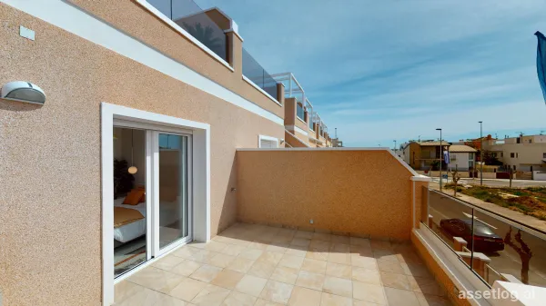 Terraced villa provided with 3 Bedrooms and 2 Bathrooms, communal swimming pool and