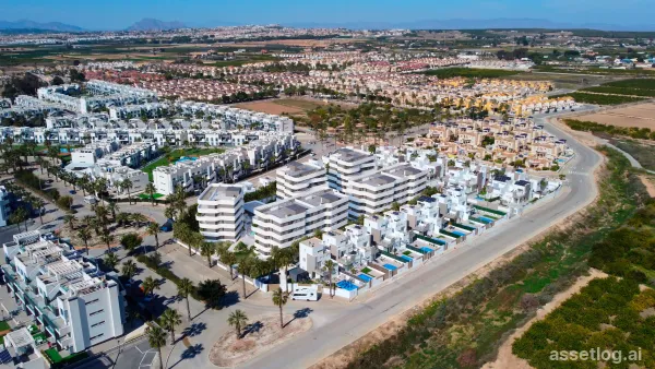 Terraced villa provided with 3 Bedrooms and 2 Bathrooms, no swimming pool and