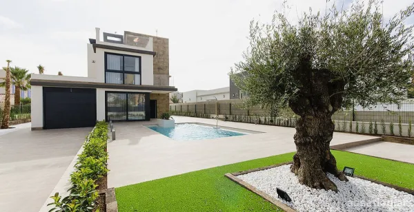 Villa mit 4 Schlafzimmern und 3 Badezimmern in Dehesa de Campoamor