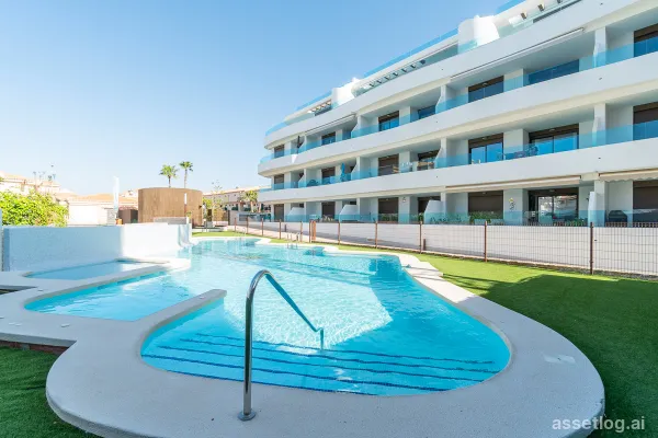 Penthouse provided with 3 Bedrooms and 2 Bathrooms, communal swimming pool and