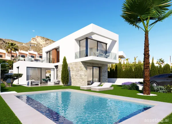 Villa provided with 3 Bedrooms and 3 Bathrooms, communal swimming pool and