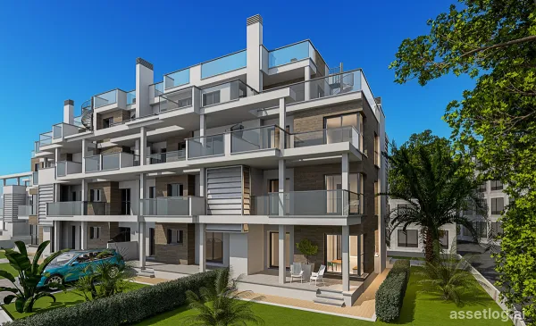 Penthouse provided with 3 Bedrooms and 2 Bathrooms, communal swimming pool and underground parking space