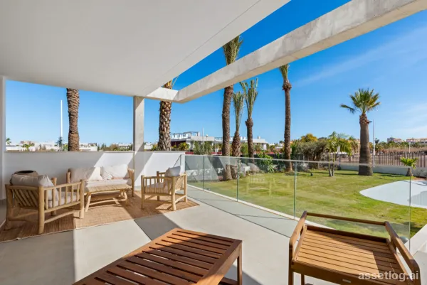 Penthouse mit 2 Schlafzimmern und 2 Badezimmern, Gemeinschaftspool in Islas Menores
