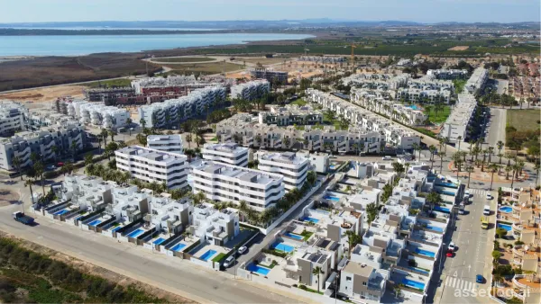 Penthouse provided with 2 Bedrooms and 2 Bathrooms, communal swimming pool and