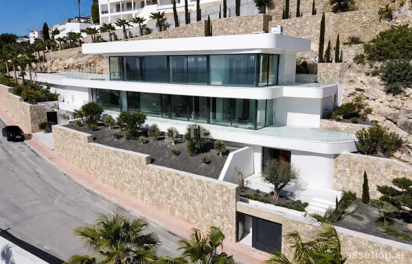 Vila s výhledem na moře a nekonečným bazénem v Benisse Alicante
