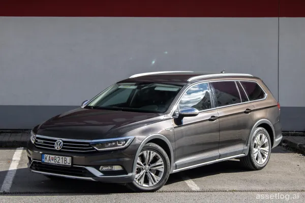 Volkswagen Passat Alltrack 2.0 BiTDI BMT Highline DSG / 176kW / A7 / WARRANTY / FINANCING AVAILABLE / TRADE-IN