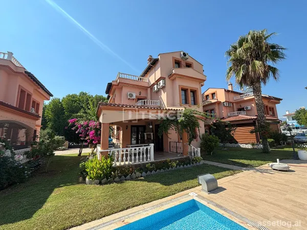 Zařízená vila se 5 ložnicemi blízko moře v Fethiye Muğla