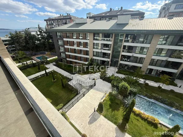 Třípokojový byt s výhledem na moře k prodeji v Büyükçekmece, İstanbul