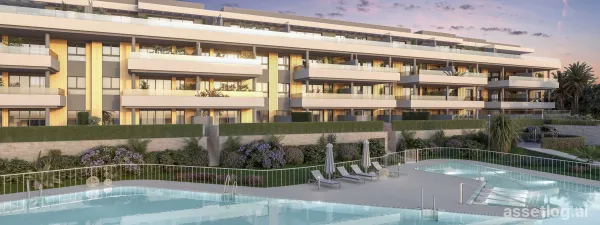 Nacházející se v půvabném městě Torremolinos, tento exkluzivní rezidenční komplex nabízí výběr z 10 nemovitostí…