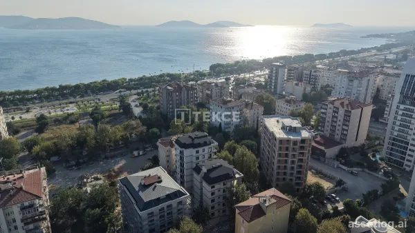 Apartments Near the Coastline and Marmaray in Kartal İstanbul