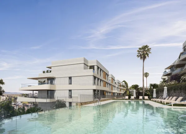 Located in the charming town of Estepona, this residential complex offers a selection of 22 homes designed to enjoy t…