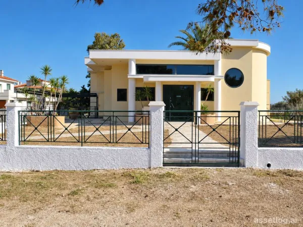 Komerční nemovitost 240 m² v Attice