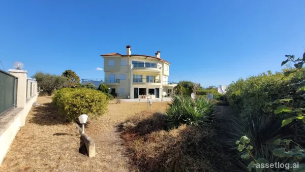 Detached house 480 m² in the suburbs of Thessaloniki