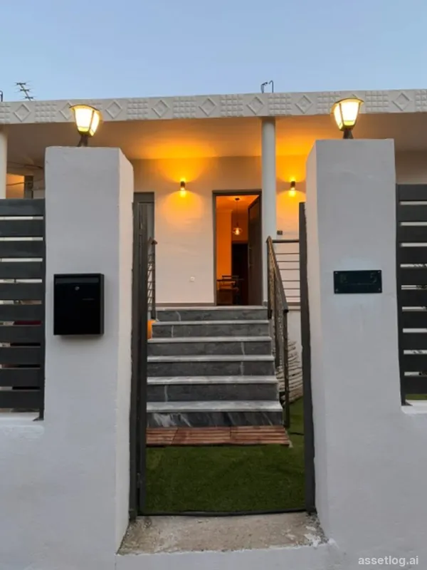 Detached house 65 m² in Attica