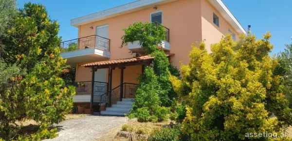 Samostatný dům 335 m² v předměstí Thessaloniki
