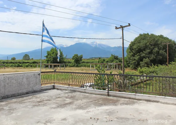 Commercial property 120 m² on the Olympic Coast